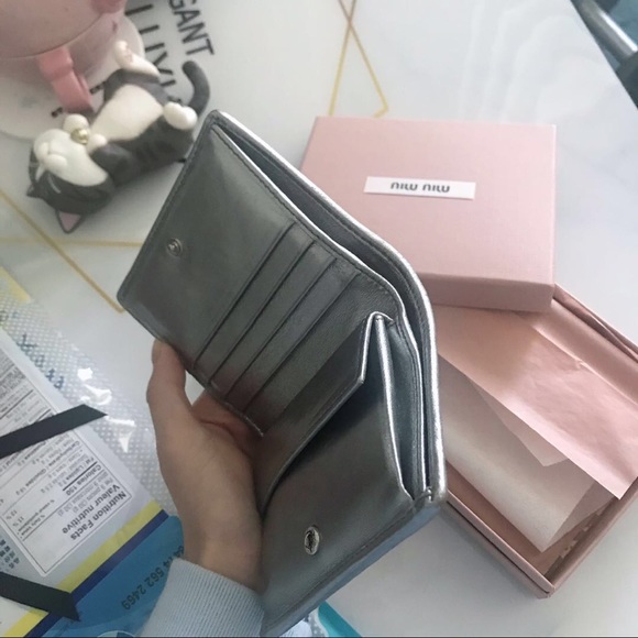 [sold]💕Authentic miumiu wallet - Picture 3 of 3